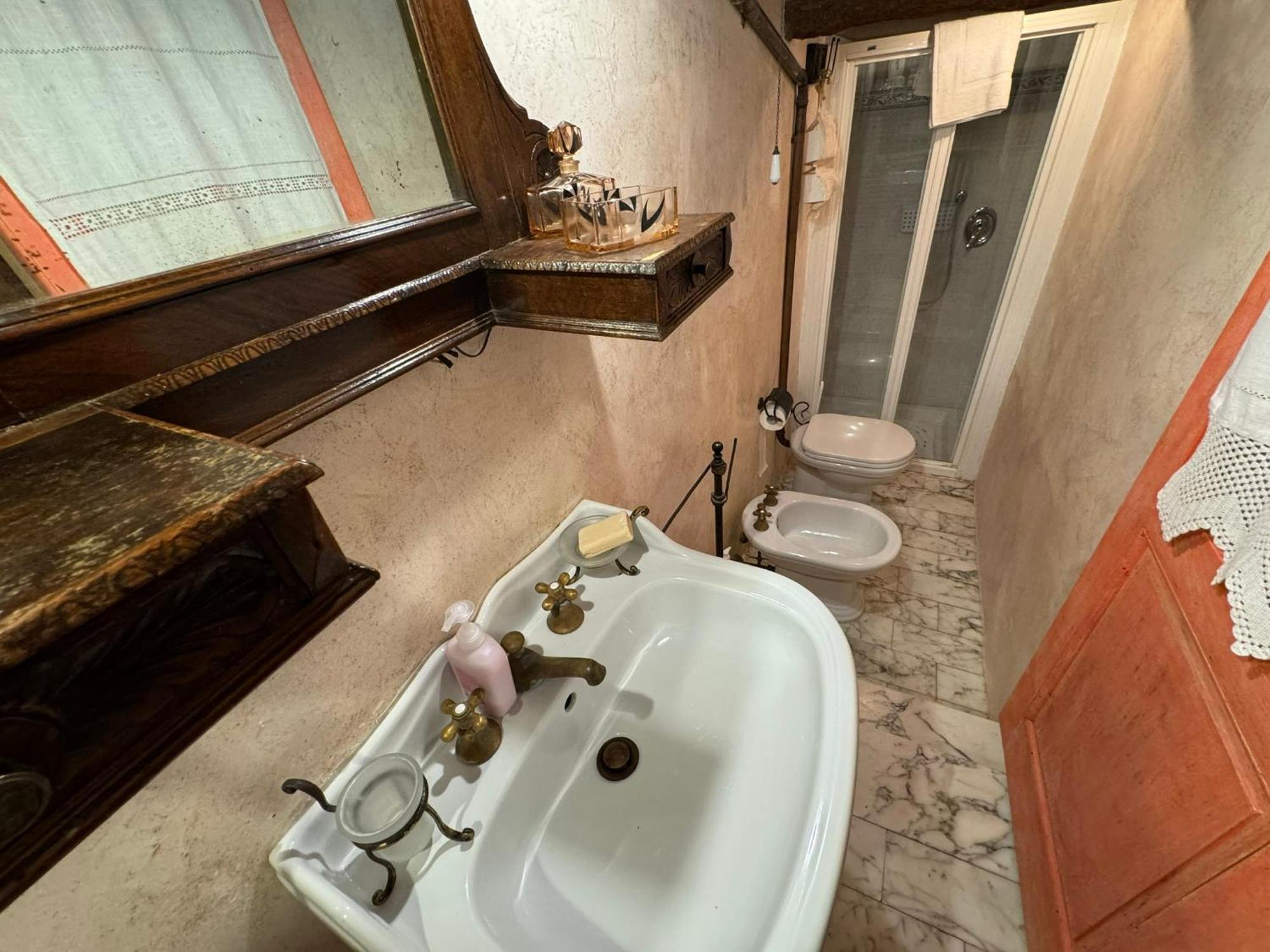 Casa Giulia, Il Gioiello Del Borgo Apartment Certaldo Bagian luar foto