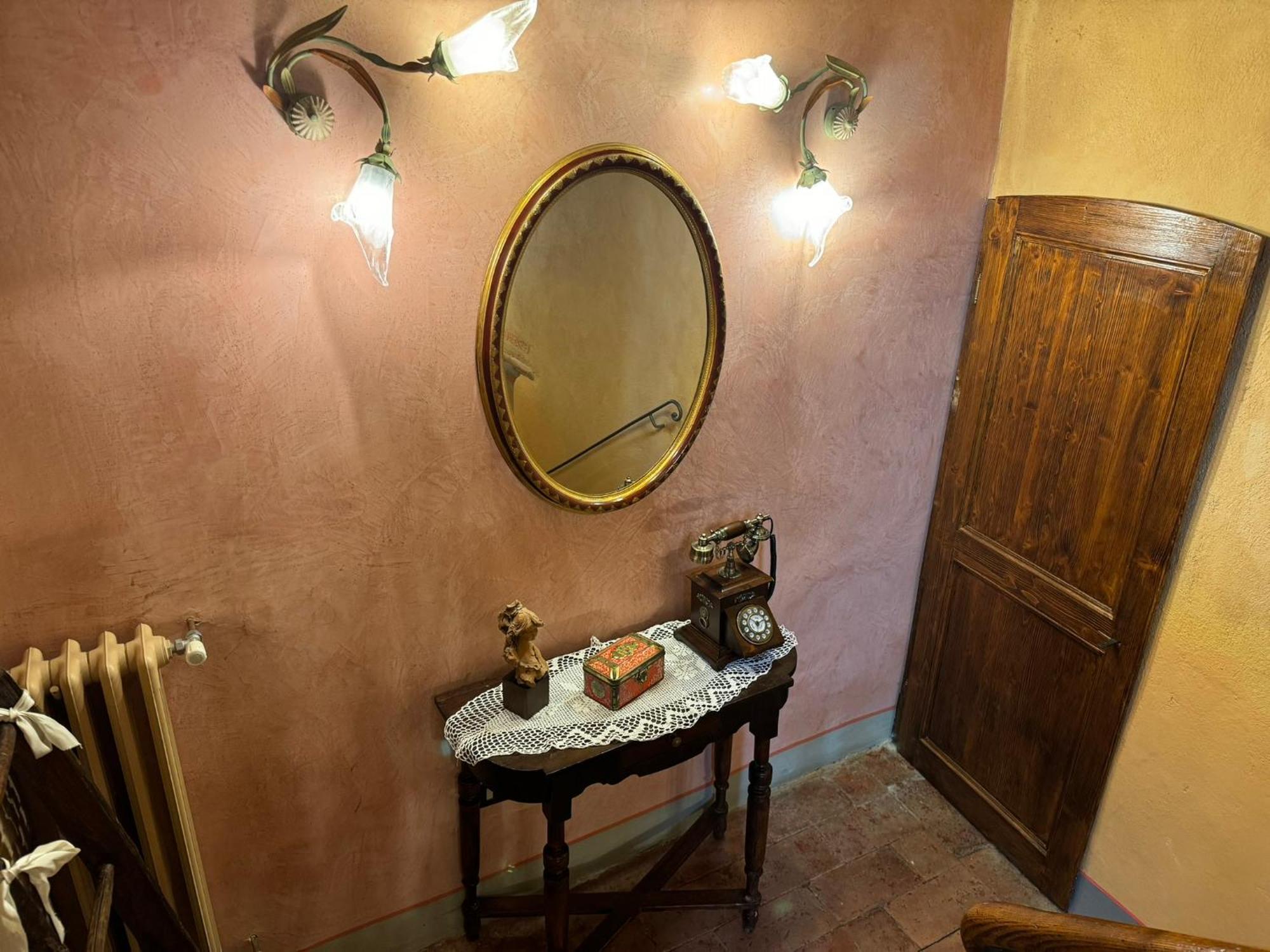 Casa Giulia, Il Gioiello Del Borgo Apartment Certaldo Bagian luar foto