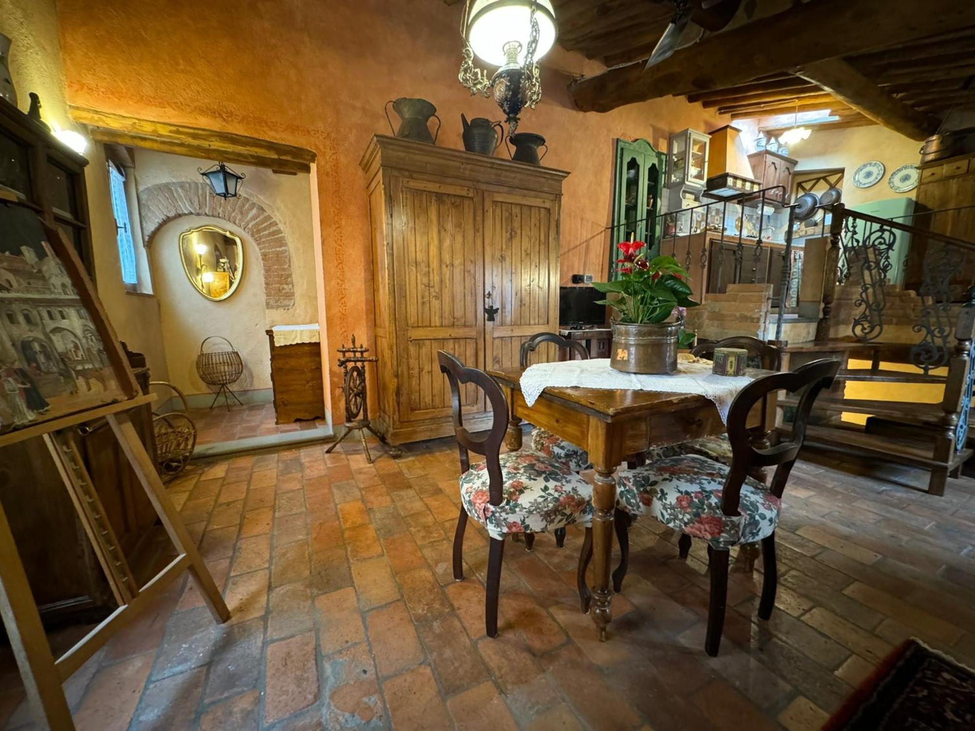 Casa Giulia, Il Gioiello Del Borgo Apartment Certaldo Bagian luar foto