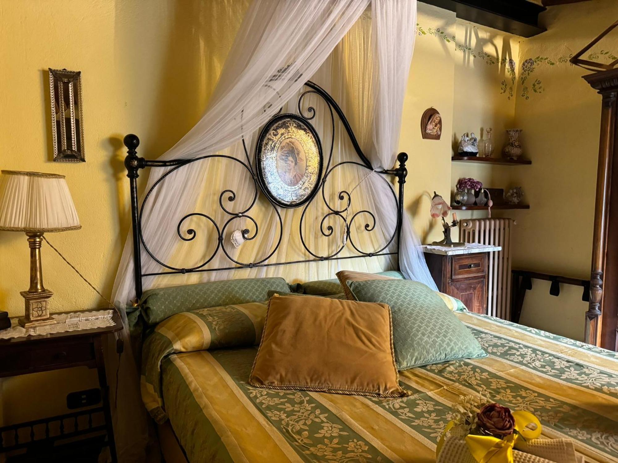 Casa Giulia, Il Gioiello Del Borgo Apartment Certaldo Bagian luar foto