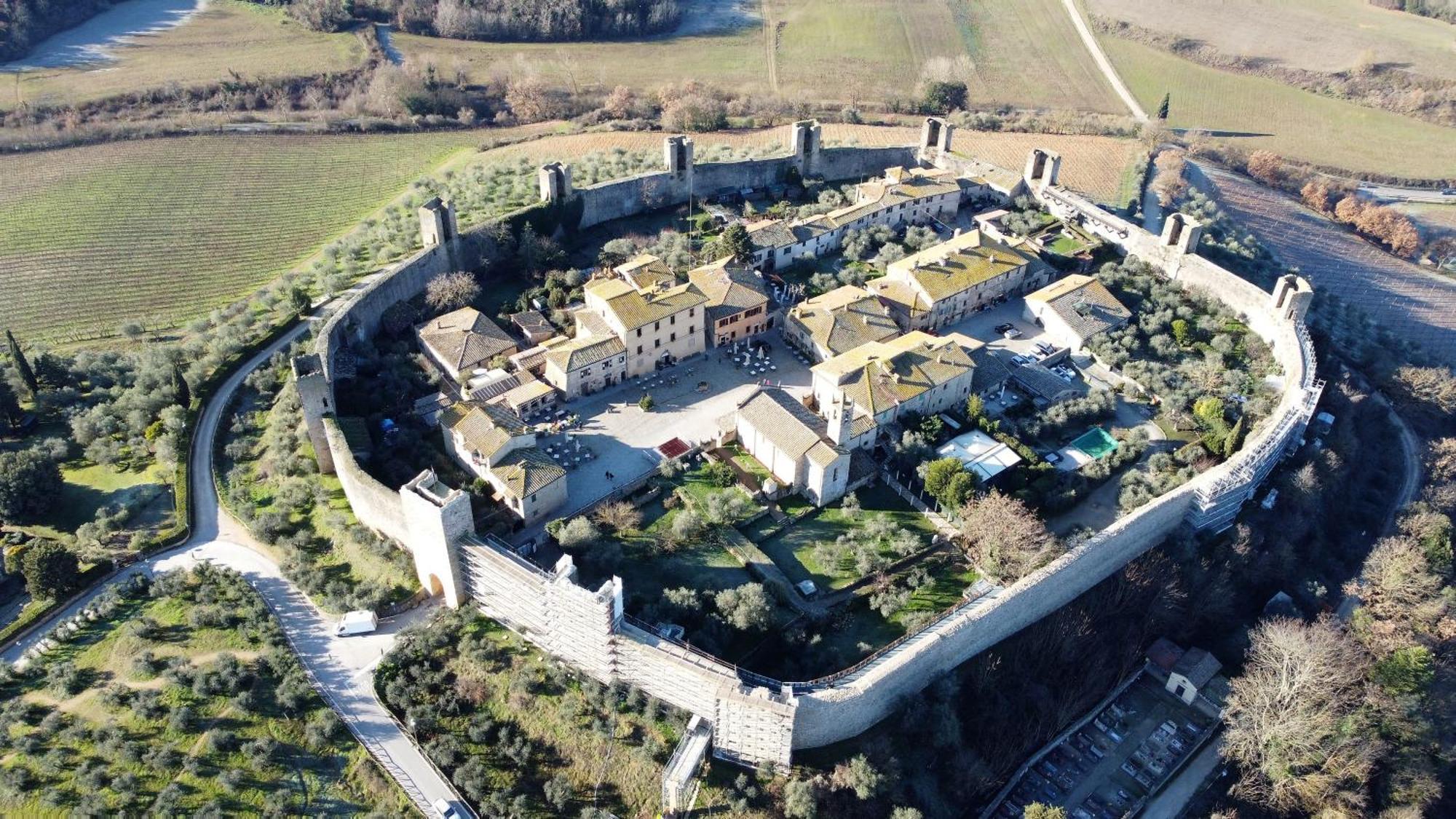 Casa Giulia, Il Gioiello Del Borgo Apartment Certaldo Bagian luar foto